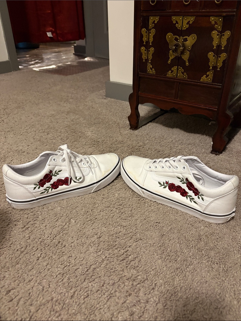 Vans White Low-Top Sneakers with Red Rose Embroidery